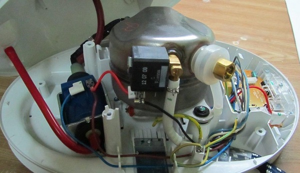  Генератор на пара вътре