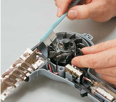  Почистване на лопатките на вентилатора