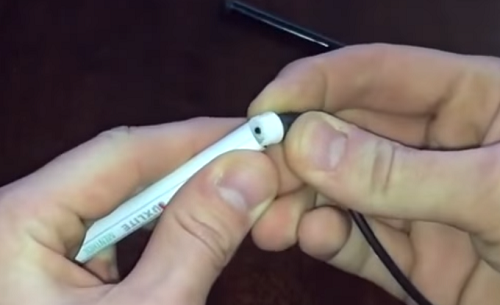  Премахване на пластмасовата запушалка