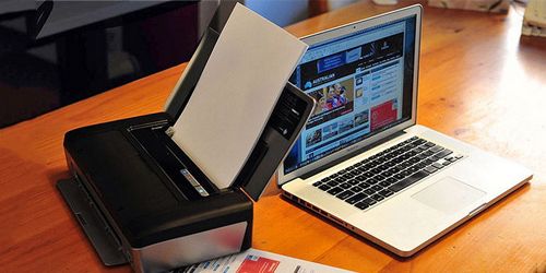  Принтер и лаптоп