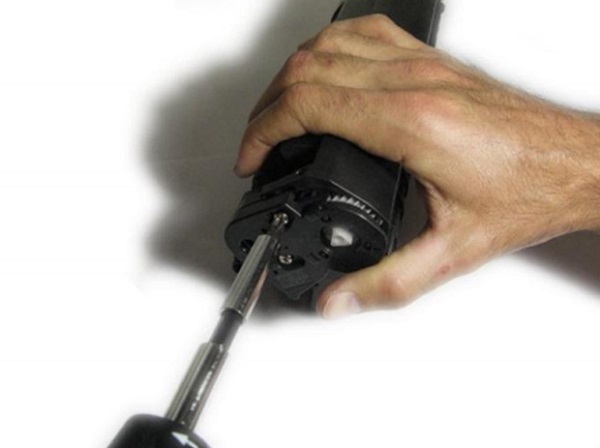  Сваляне на щепселите на корпуса