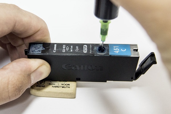  Зареждане с мастило