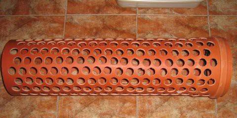 Отвори във външната тръба