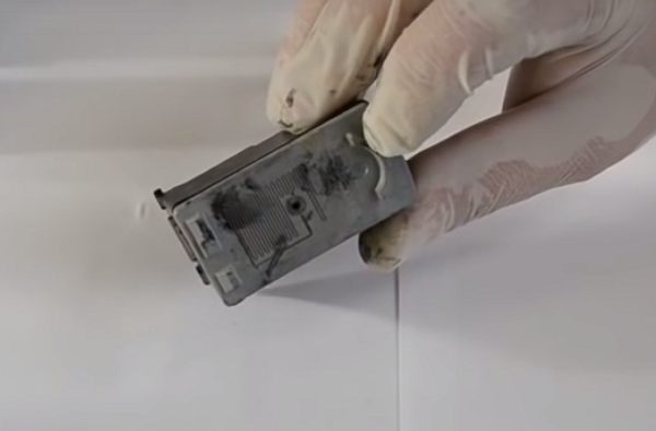  Входящ отвор за въздух в патрона