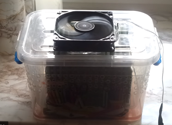  Пяна гума под охладителя