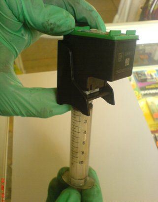  Екструдирайте сухото мастило