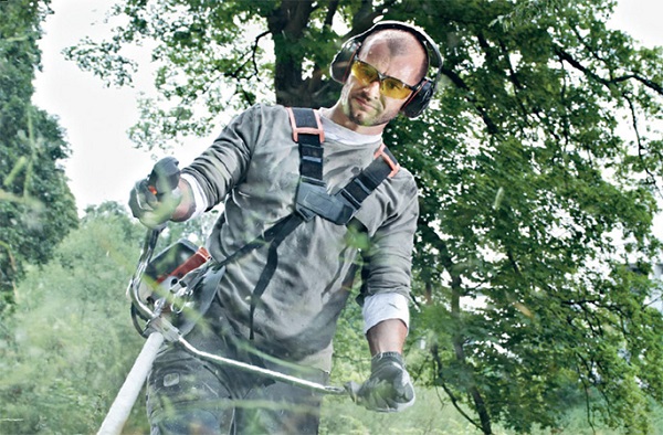  Предпазни очила и слушалки