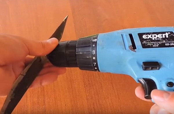  Закрепване на ножа към патронника