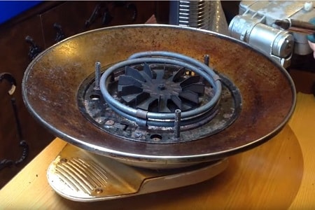  Устройството с метален TENG