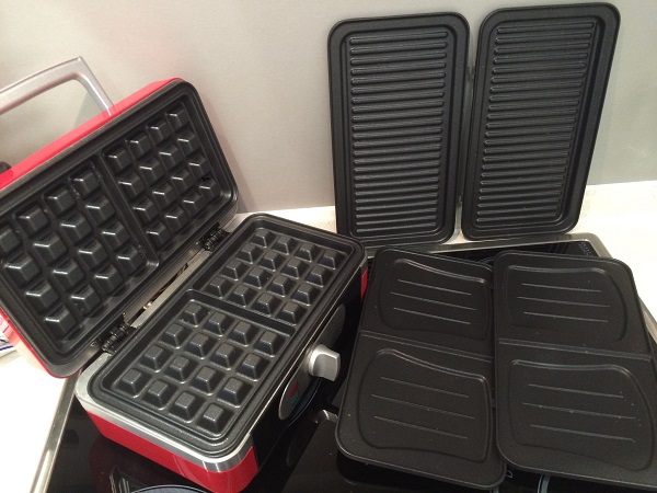 Електрическа скара с подвижни панели