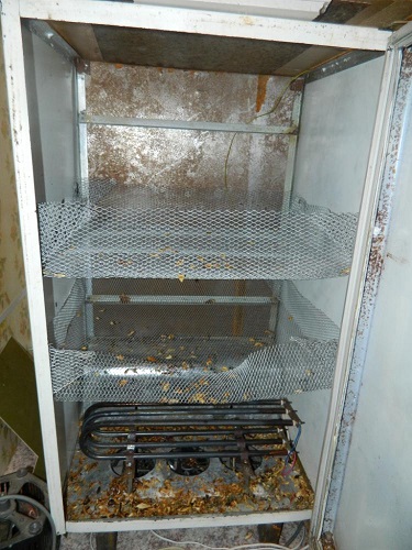  Премахване на изолацията и компресора