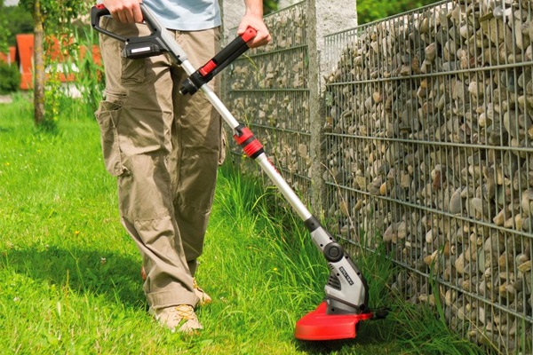  Работете с електрически коси