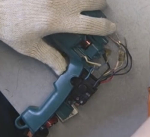  Отстраняване на задния капак