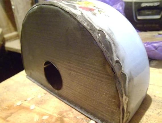  Свързването на двете части на корпуса