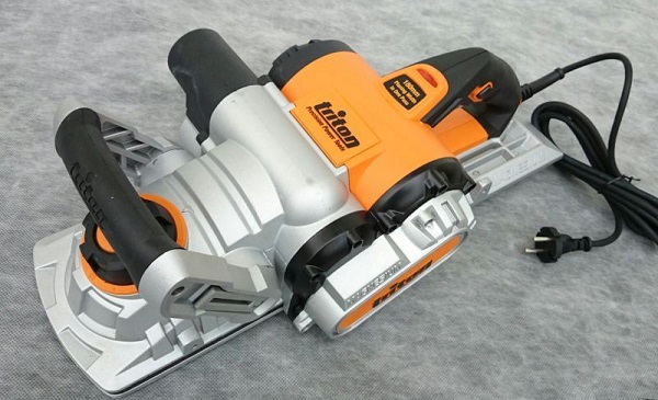  Професионален електрически самолет