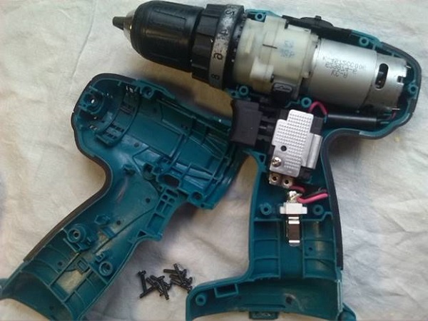  Демонтирана отвертка