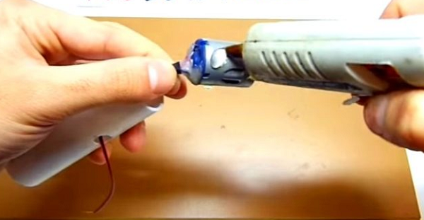  Адхезивно приложение