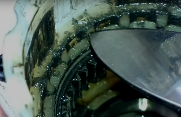  Износени пластмасови връзки