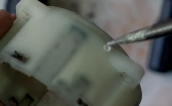  Място за болт