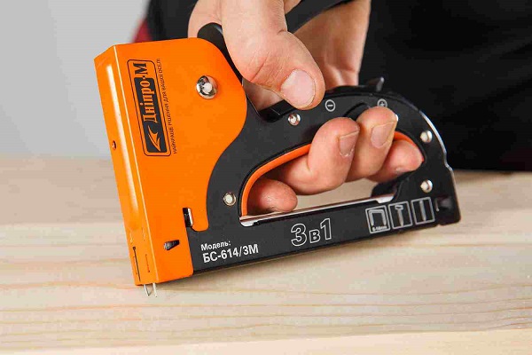  Механична строителна стаплер