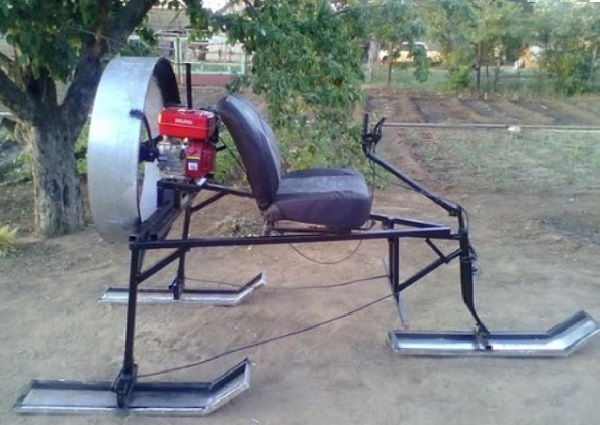  Домашен снегомобил