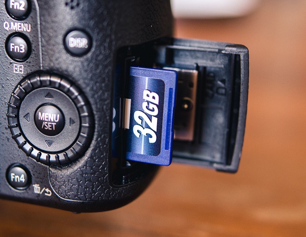  Карта с памет