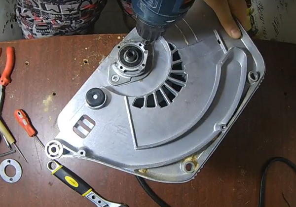  Завинтване на винтове