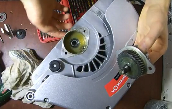  Отвинтване на предавката