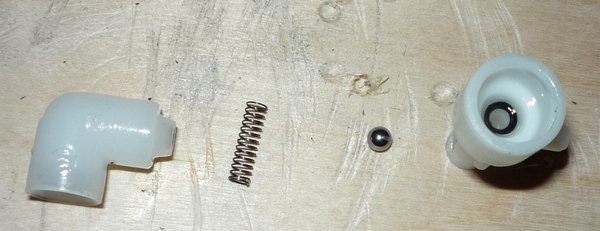  Разглобена помпа