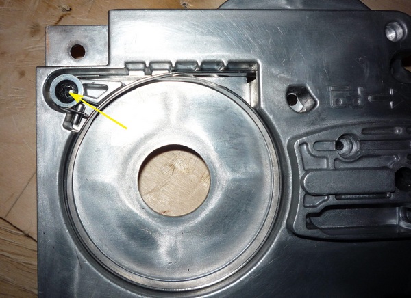  Винт за задържане