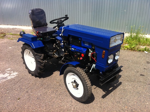  Мини трактор