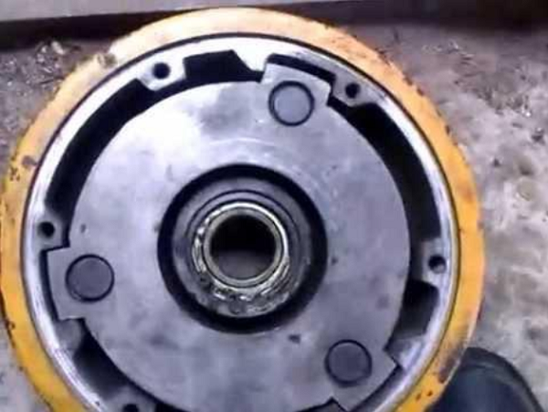  Дисково устройство