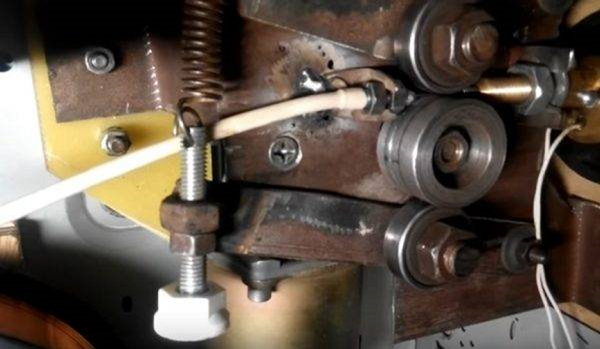  Пролетен болт