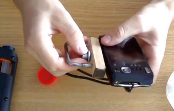  Болт в дупката