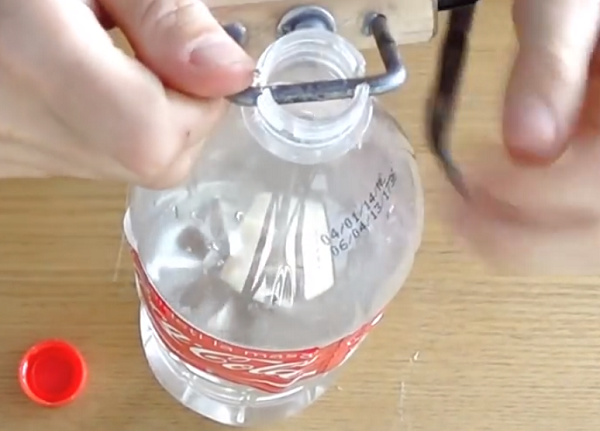  P в жлебовете на бутилката