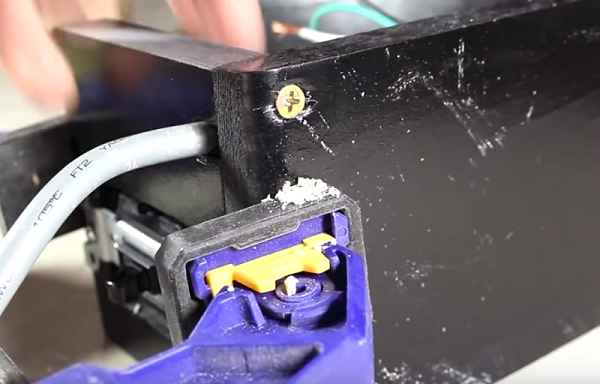  Завинтване на части