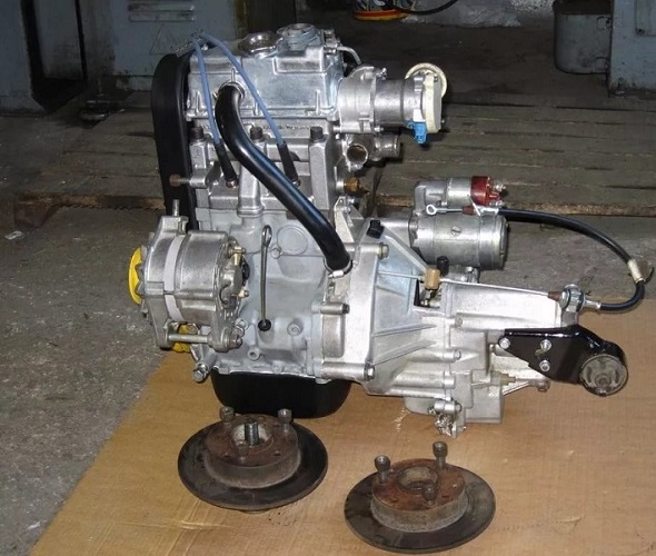  Ока на двигателя