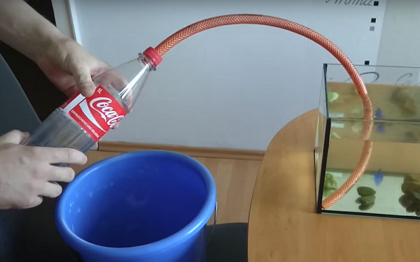  Маркуч във вода