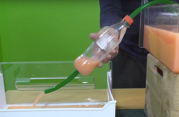  Маркуч в дъното на бутилката