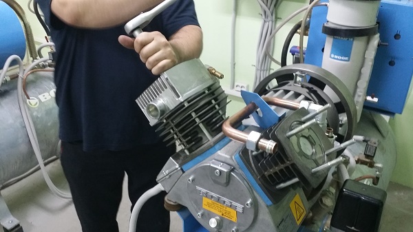  Винтов компресор