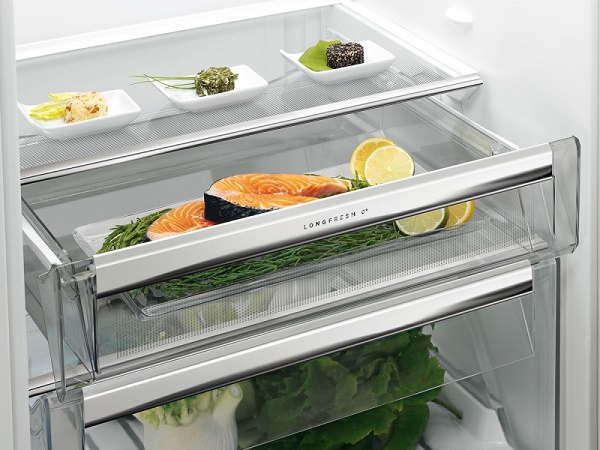  Хладилник вътре