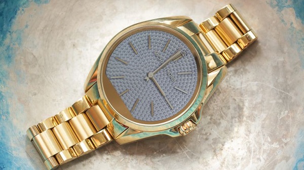  Майкъл Корс Достъп