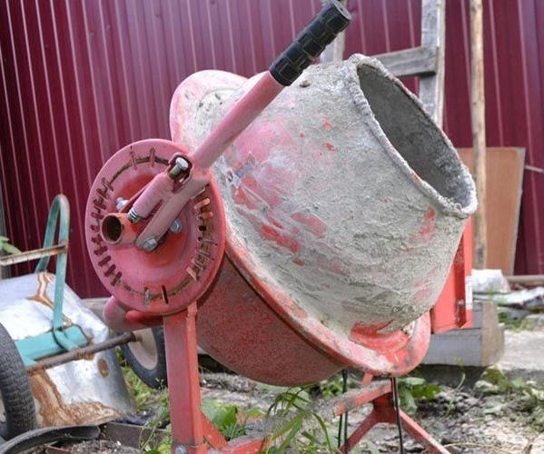  Замърсен бетонен смесител