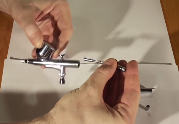  Механизъм за задвижване на иглата с палец