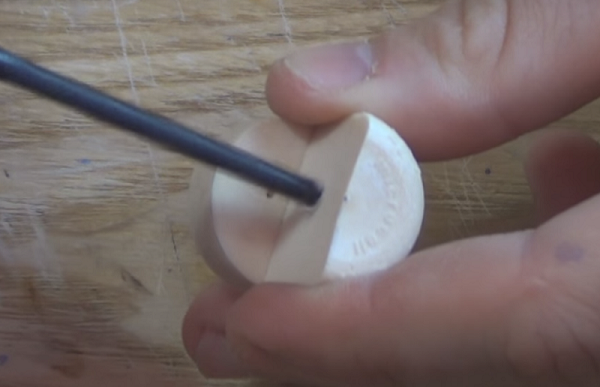  Дупка под дръжката