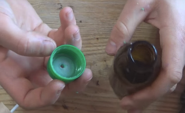  Дупка в капака