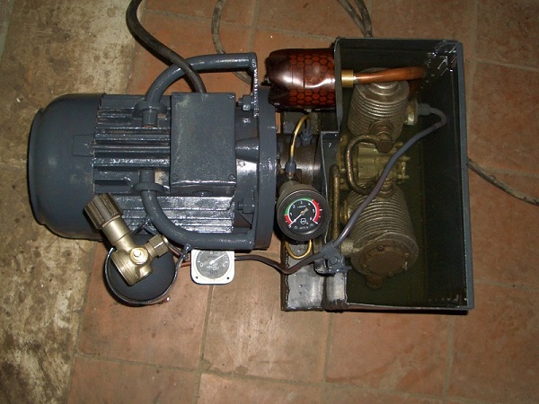  Двустепенна компресорна глава AK-150.