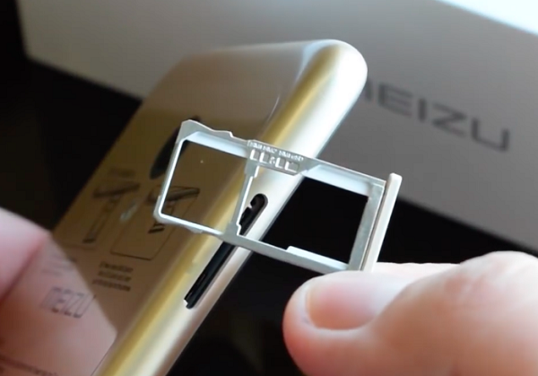  Комбиниран слот