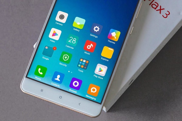  Телефон с кутия