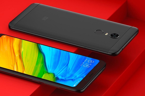  Заден панел